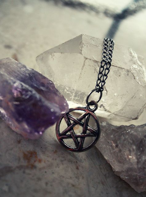 Pentagram/pentacle silver wicca pagan witch magical by Magicute, $7.00 Wiccan Asthetics, Aesthetic Pentagram, Pentagram Aesthetic, Wicca Aesthetic, Macbeth Witches, Sammy Winchester, Wiccan Witch, Lucky Penny, Pagan Witch