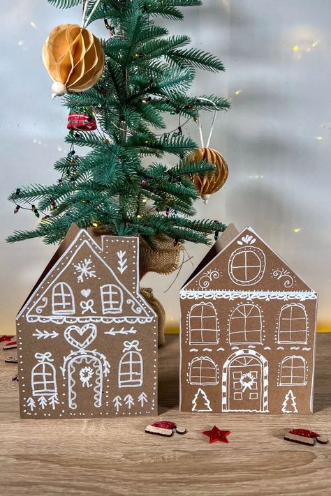 DIY Gingerbread House Christmas Cards – Festive & Handmade Holiday Greetings Gingerbread House Card, Diy Gingerbread House, Ginger Bread House Diy, Diy Gingerbread, Gingerbread House Christmas, Bored Jar, House Card, Gingerbread Diy, Washi Tape Crafts