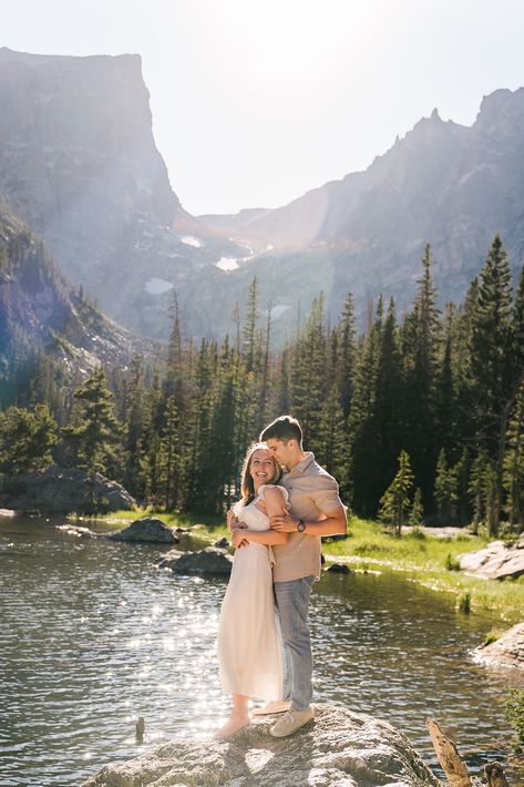 Dream Lake Engagement Photos | Rocky Mountain National Park | Melanie + Keegan - abbyshepardphotography.com Shenandoah National Park Engagement Photos, Hike Engagement Photos, Arcadia National Park, Rocky Mountain National Park Engagement, Lake Engagement Photos, Mountain Couple, Jim Corbett National Park, Photo Dream, Lake Engagement