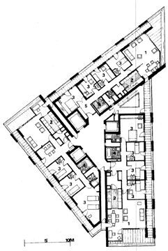 The Barbican, London, 1976 - Chamberlain Powell & Bon. Typical Tower Plan - three interlocking apartments, each with dual aspect. Triangle Building Design, Tower Plan, Triangle Building, Barbican Estate, Barbican London, Residential Architecture Apartment, Barbican Centre, Architectural Orders, Hotel Floor Plan