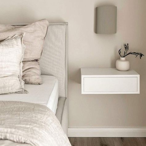 The comfortable push-opening system eliminates the need for a handle and makes the Riccardo floating bedside table an authentic piece of design. One Bedside Table In Bedroom, Hanging Bedside Table, Cute Bedside Table, Floating Bedside Tables, Wall Bedside Table, Floating Bedside Shelf, Minimalist Bedside Table, Wall Wardrobe Design, Minimalist Side Table