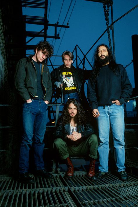 Soundgarden Sound Garden, Matt Cameron, Temple Of The Dog, The Stooges, Grunge Band, Music Pics, Riot Grrrl, 90s Music, Chris Cornell