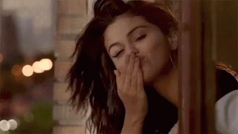 The Notebook Flying Kiss GIF - TheNotebook FlyingKiss SelenaGomez GIFs Flying Kiss Gif, Selena Gomez Kiss, Selena Gomz, Sending Kisses, Selena Gomez Gif, Flying Kiss, Selena Selena, Female Movie Stars, Look At Her Now