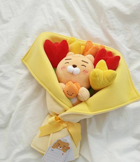 Luxury Birthday Gifts, Plush Flower, Diy Bouquet Wrap, Korean Accessories, Diy Gift Set, Doll Aesthetic, Flower Arrangements Simple, Flowers Bouquet Gift, Diy Bouquet