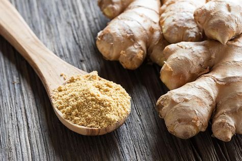 Cooking With Ginger: The Types of Ginger & a Simple Trick for Peeling It! #30secondmom Uses For Ginger, Ginger Uses, Cooking With Ginger, Beras Ketan, 30seconds Food, Ginger Recipes, Ginger And Honey, Health Trends, Upset Stomach