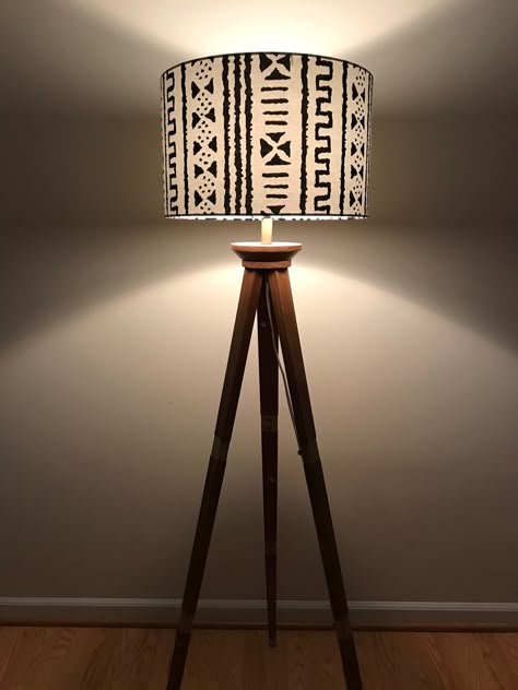 THIS LISTING DOES NOT INCLUDE THE LAMP BASE OR THE GIRAFFES. LAMP BASE AND GIRAFFES ARE NOT FOR SALE. -Handmade lampshade featuring a mudcloth print fabric -Outer fabric is African print, 100% cotton -PVC lining -Choose from UNO or Spider/Harp internal fitting -Recommended to use with 60 Watt bulb -Made to order, so it takes about 3-5 days to ship out -15.7 inches diameter (40 cm), Height is 9.75 inches I take special orders for lampshades, so if you see a print in my store that you would like o African Decor Living Room, African Bedroom, Bohemian Living Spaces, Modern African Decor, Print Lampshade, Ethnic Furniture, Afrocentric Decor, African Interior Design, Floral Lampshade