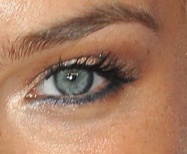 Blue Eyeliner Blue Eyes, Blue Going Out Top, Makeup Looks Blue Eyes, Navy Blue Makeup, Navy Makeup, Bar Makeup, Blue Eyeliner Makeup, Gold Liner, Going Out Makeup