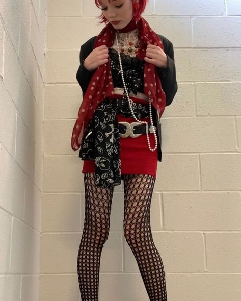 Eclectic Goth Fashion, Maximalist Alt Fashion, Maximalist Outfit, 80s Outfit, Fashion 101, Red Outfit, Alternative Outfits, Really Cute Outfits, Goth Fashion