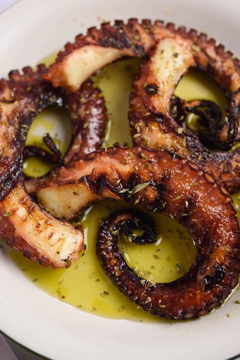 Grilled Octopus Greek-style - Real Greek Recipes Bbq Octopus Recipe, Grilled Octopus Recipe Spanish, Mediterranean Octopus Recipe, Octopus Grilled Recipes, Grilled Octopus Recipe Greek, Greek Octopus Recipes, Octopus Marinade Recipe, Woodfire Grill Recipes, Spanish Octopus Recipe