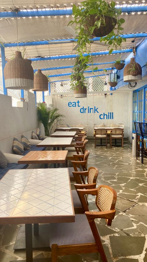 Al Fresco Cafe Design, Kiki Bakery, Concept Restaurant, Small Restaurant Design, Small Restaurant, Cha Bar, Cafe Shop Design, Cafe Shop, Cafe Design