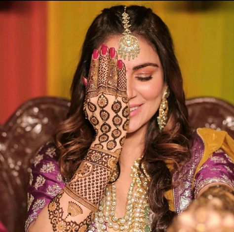 Beautiful Bridal Makeup, Shraddha Arya, Marriage Dress, Marriage Couple, Modern Mehndi Designs, Mehndi Images, Wedding Mehndi Designs, Wedding Mehndi, Basic Mehndi Designs