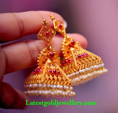 Gold Jhumkas, Temple Jewellery Earrings, Gold Earrings Indian, Antique Gold Earrings, Gold Jhumka Earrings, New Gold Jewellery Designs, Gold Earrings Wedding, Gold Jewelry Simple Necklace, Gold Necklace Indian Bridal Jewelry