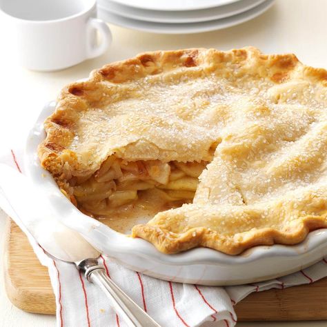 Apple Pie - next time cut the lemon from the recipe Apple Pie Crust, Apple Pie From Scratch, Perfect Apple Pie, Coconut Dessert, Brownie Desserts, Homemade Apple Pies, Oreo Dessert, Apple Pie Recipes, Köstliche Desserts