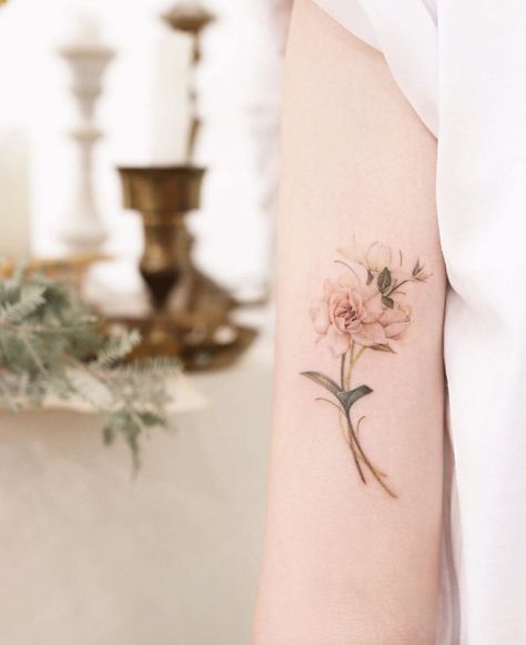 Gardenia Flower Tattoo, Spray Tattoo, Gardenia Tattoo, Wrist Bracelet Tattoo, Flower Tattoo Ideas, Gardenia Flower, Flower Tattoo Meanings, Tattoo Patterns, Beautiful Tattoos For Women