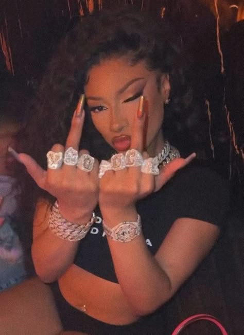 Meghan Thee Stallion Aesthetic, Aesthetic Megan Thee Stallion, Stallion Aesthetic, Celebrity Aesthetic, Celebrity Selfies, Thee Stallion, Megan Thee Stallion, Female Rappers, Pose Reference Photo