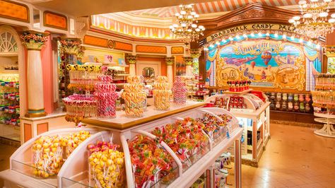 Boardwalk Candy Palace | Shopping Disneyland Paris | Disneyland Paris Disney Therapy, Ayala Mall, Disneyland Shop, Candy Store Design, Disney Baking, Disney Candy, Candy Shops, Sweet Factory, Disneyland World