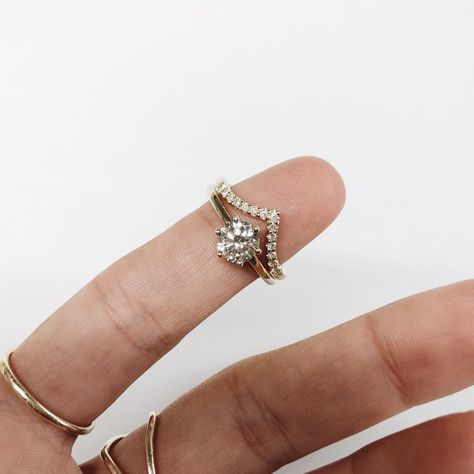 Dear Rae on Instagram: “Our white diamond Wishbone ring paired with one of our 'Maria Clara' Solitaire diamond rings.⠀ .⠀ What an exquisite pair, if we do say so…” Wishbone Ring Stack, Gold Circle Ring, Wedding Ring Round, Wishbone Ring, Round Engagement Ring, Wedding Rings Round, Round Engagement Rings, Maria Clara, Ring Stack