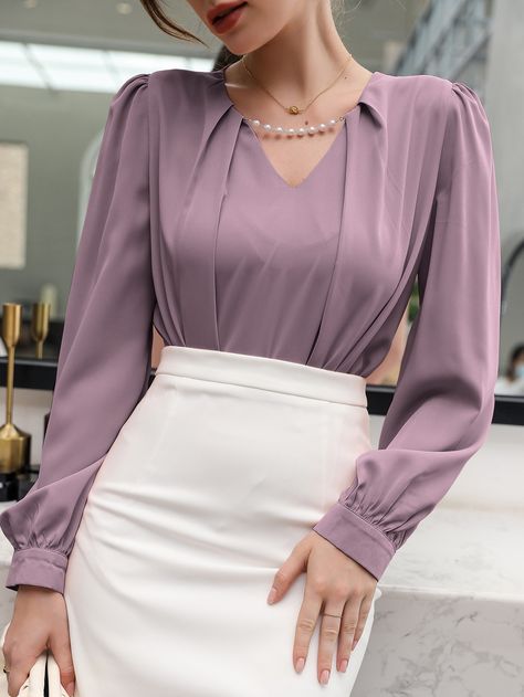 Business Outfits Women, Woman Suit Fashion, Pretty Blouses, Fashionista Clothes, Stylish Blouse, Elegant Blouses, Spring Women, Women Blouses, Blouse Outfit