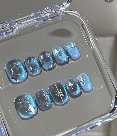 Douyin Nails Cat Eye, Korean Magnetic Nails, Cat Eye Nails Aesthetic, Star Theme Nails, Summer Nails Cat Eye, Nails Korean Aesthetic, Nail Magnetic Design, Cateye Nailart Korean, Gel Nails Ideas Blue