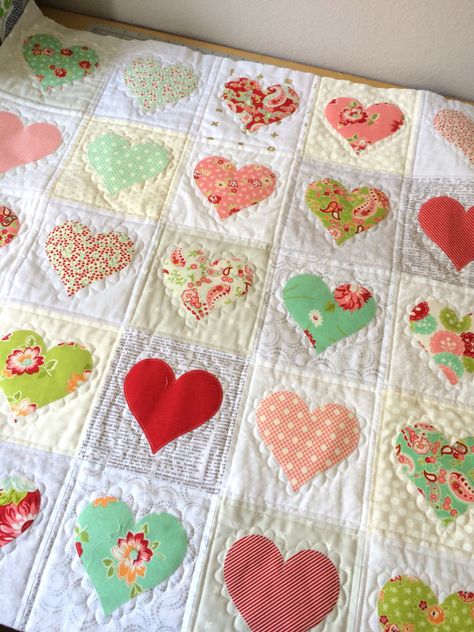 Heart Applique Patterns Free, Heart Pattern Quilt, Quilting Ideas Patterns, Heart Applique Quilt Patterns Free, Quilt Patterns With Hearts, Quilt With Hearts, Valentine Quilt Blocks Heart Patterns, Quilting Hearts, Applique Hearts