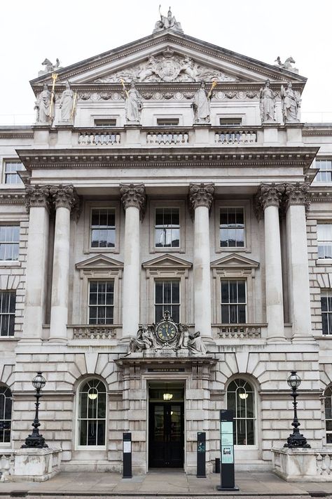 Somerset House New Wing entrance - Categoría: Exterior de Somerset House - Wikimedia Commons Somerset House London, Building References Architecture, Neoclassical Architecture House, Neoclassicism Architecture, Classical Architecture Exterior, Neoclassic Architecture, Entrance Architecture, Neo Classical Architecture, New Classical Architecture