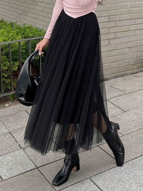 Black tulle skirt outfit