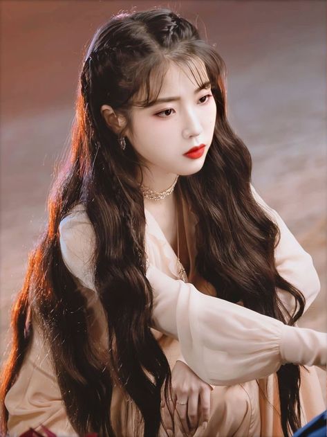 IU Iu Hair, Hair Style Korea, Kpop Hair, Kawaii Hairstyles, Style Korea, Hair Up Styles, Hoco Hair Ideas, Makati, Korean Hairstyle