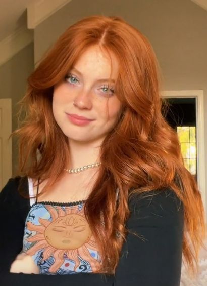 Pretty People Ginger, Ginger Hair With Green Eyes, Red Head Hairstyle, Red Head With Blue Eyes, Red Hair Green Eyes Aesthetic, Ginger Hair With Brown Eyes, Red Hair Pale Skin Blue Eyes, Red Head With Green Eyes, Ginger Face Claims Female