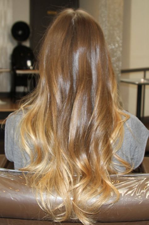 Rambut Brunette, Golden Blonde Highlights, Golden Highlights, Honey Blonde Hair, Blonde Hair Inspiration, Honey Hair, Brown Blonde Hair, Long Blonde, Golden Blonde