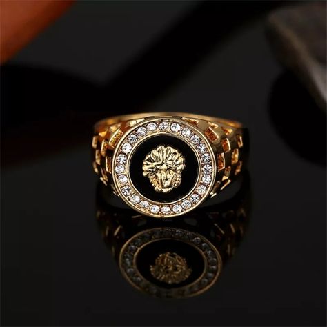 Versace ring The Runaway Bride, Medusa Ring, Female Punk, Cool Rings For Men, Rings In Gold, Hip Hop Rings, Cool Rings, Runaway Bride, Ring Settings Types