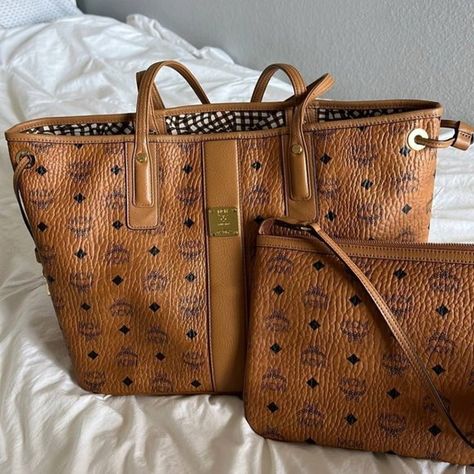 MCM Liz Reversible Large Visetos Tote Bag Mcm Handbags, Mini Pouch, Small Clutch, Mini Pouches, Mcm Logo, Zip Pouch, Large Tote Bag, Large Tote, Nappa Leather