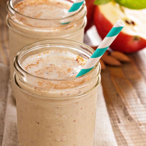 Apple Pie Smoothie Recipe, Winter Smoothie, Apple Cinnamon Smoothie, Apple Smoothie Recipes, Winter Smoothies, Nutribullet Smoothies, Cinnamon Smoothie, Apple Pie Smoothie, Apple Smoothie