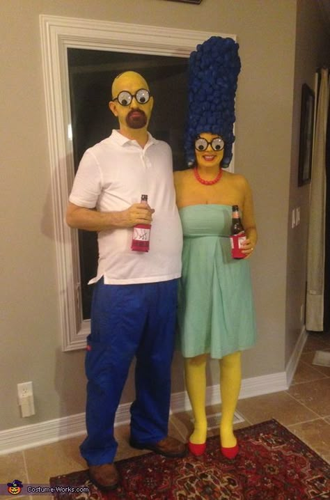 Katie: My husband & I made our own Marge & Homer costumes. Marge Hair: Used rolled up poster board, cotton balls, a glue gun, and blue spray paint Face & Arms:... Simpsons Costumes, Original Halloween Costumes, Funny Couple Costumes, Funny Couple Halloween Costumes, Diy Couples Costumes, Halloween Parejas, Costumes Couples, Marge Simpson, Cute Couple Halloween Costumes