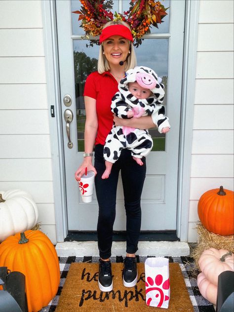 Halloween Costume Baby Costumes For Halloween, Mom And Baby Halloween Costumes, Baby Costume Ideas, Mom And Baby Costumes, Animal Halloween Costume, Mom Halloween Costumes, Mom Costumes, Animal Halloween Costumes, Cow Costume