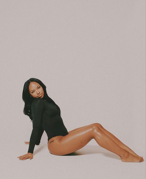 New Body Photoshoot Ideas, Floor Poses Black Women, Bodysuits Photoshoot Ideas, Black Women Group Photoshoot Ideas, Simple Cute Photoshoot Ideas, Sitting Poses Black Women, Studio Female Photoshoot, Birthday Photoshoot Bodysuit, Photo Shots Ideas For Women