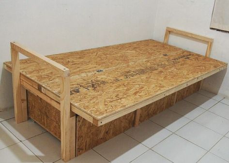 rock n roll futon 🔨♻ #diy #osb #pallet #recycle #woodworking #futon | Instagram Futon Diy, Rock N, Futon, Rock N Roll, Wood Projects, Recycling, Woodworking, Rolls, Wood