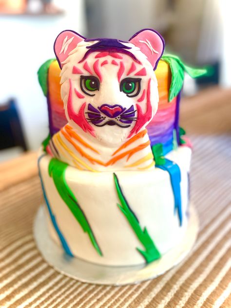 White Tiger Cake, Tiger Cake Ideas, Lisa Frank Cake, Tiger Cakes, Lisa Frank Birthday Party, Jungle Birthday Cakes, Cheetah Party, Tiger Party, Lisa Frank Inspired