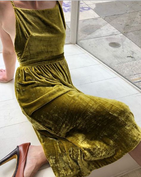 Kamperett Romy Dress | Chartreuse Velvet @kamperett Christmas Work Party, Chasing Daisies, Christmas Party Outfit Work, Gorgeous Christmas, Work Party, Velvet Fashion, Party Outfits, Moda Vintage, Fashion Show Collection