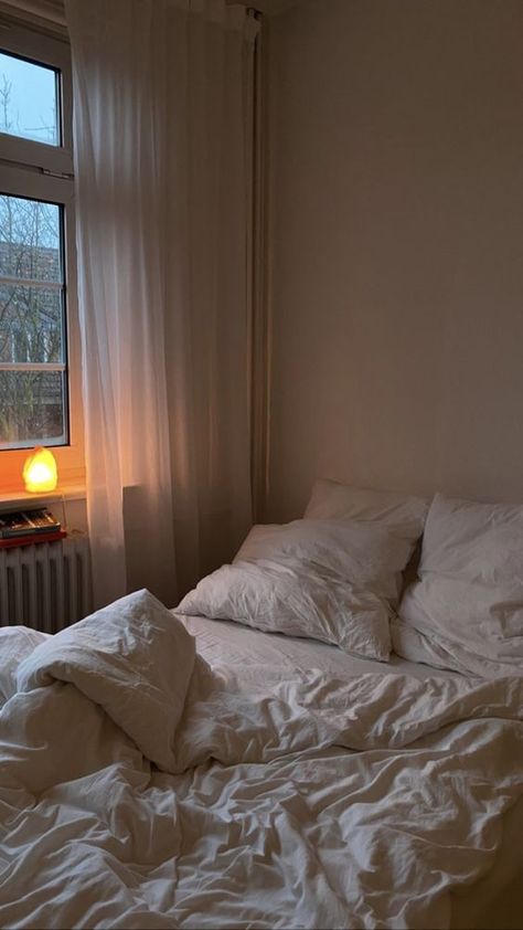 Cozy Clean Bedroom, Soft Bedroom, Cosy Room, Clean Bedroom, Pretty Room, Visual Journal, Dream Apartment, Cozy Room, Aesthetic Bedroom