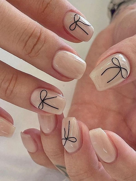 Korean bow nails: milky white nails with a ribbon accent Manicure White Design, Bow Nail Inspo Short, White Bow Nail Art, Cute Bow Nail Designs, Nails Bows Design, Bows Nails Design, Black Bows Nails, Nail Inspo Squoval Short, Ribbon Bow Nails