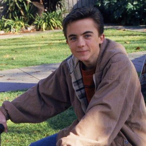 Frankie Muniz, 90s Sitcoms, Ralph Macchio, Stay Young, Roman Empire, R5, Future Husband, I Love Him, Dumb And Dumber