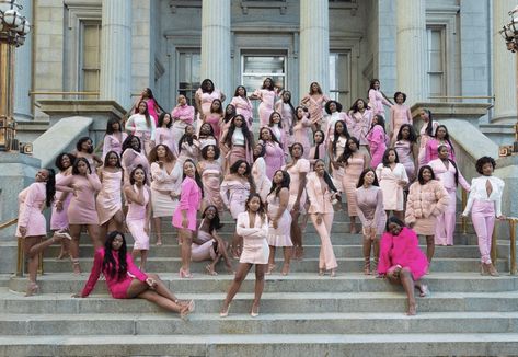 The AKAs at Hampton University Just Went Viral with this STUNNING video! - Watch The Yard College Attire, Sorority Photoshoot, Hampton University, Aka Sorority, College Sorority, Founders Day, Alpha Kappa Alpha Sorority, Sorority Designs, Dream College