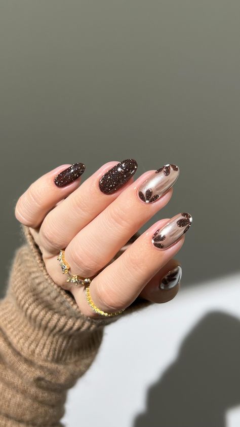 Brown Nail Ideas, Neutral Nail Art Designs, Neutral Nail Art, Brown Nail Art, Nail Paints, Feet Nail Design, Neutral Nail, Brown Nail, Concert Ideas