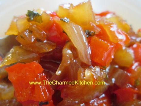 Onion Pepper Relish Recipe, Pepper Onion Relish, Pickle Peppers, Onion Relish Recipe, Charmed Kitchen, Pepper Relish Recipe, Pickled Pepper Recipe, Canning Peppers, Sweet Pepper Recipes