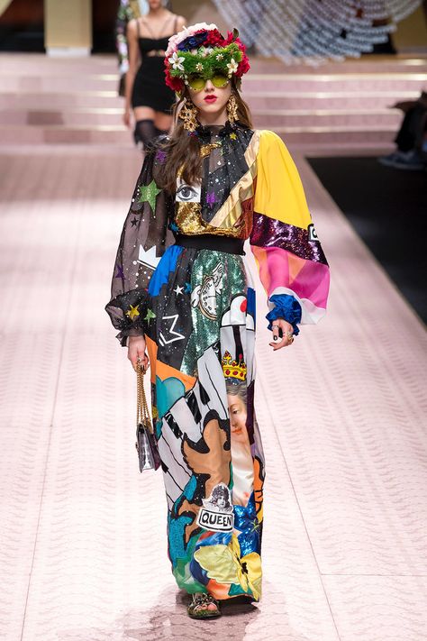 Best Dolce and Gabbana Spring 2019 Looks from the Runway at Milan Fashion Week #DolceGabbana #DGFamily #Milan #fashionweek #MFW Trend Ideas, Pop Art Fashion, Extreme Fashion, Colorful Outfit, Textile Print, Milan Fashion Weeks, Spring Fashion Trends, Print Trends, Fashion Show Collection