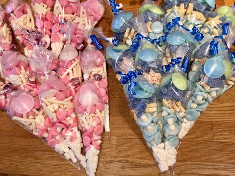 Pink and blue birthday party sweet cone favours. Great for mixed parties! Pink And Blue Birthday Party, Pink And Blue Candy, Pink And Blue Birthday, Cone Ideas, Blue Birthday Party, Treat Cones, Motorcycle Birthday, Sweet Boxes, Sweet Cone