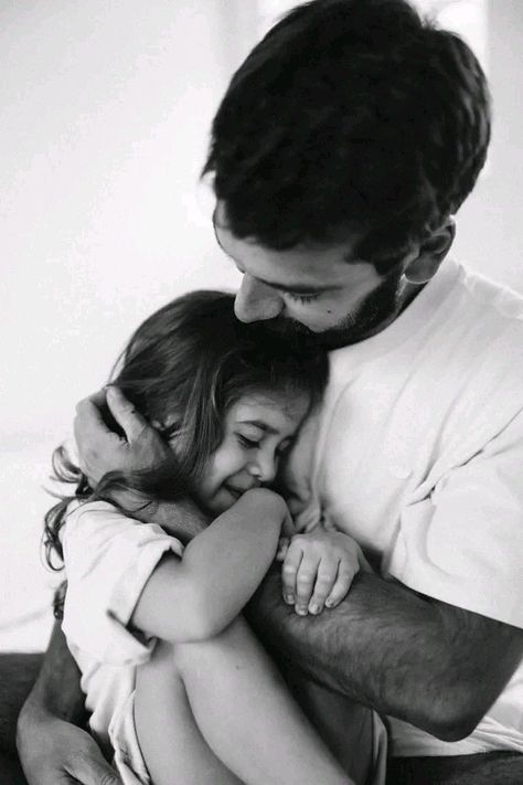 Father Daughter Photos, Father And Daughter Love, Baby Bump Photos, Family Picture Poses, Hugging Couple, Sense Of Self, Father And Daughter, Girl Dad, Family Shoot