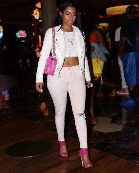 Nicki minaj cute outfit 2010 Outfits, Nicki Minaj Outfits, Nicki Minaj Barbie, Female Rappers, Fly Girl, Doja Cat, Celebrity Outfits, Cute Celebrities, Cardi B