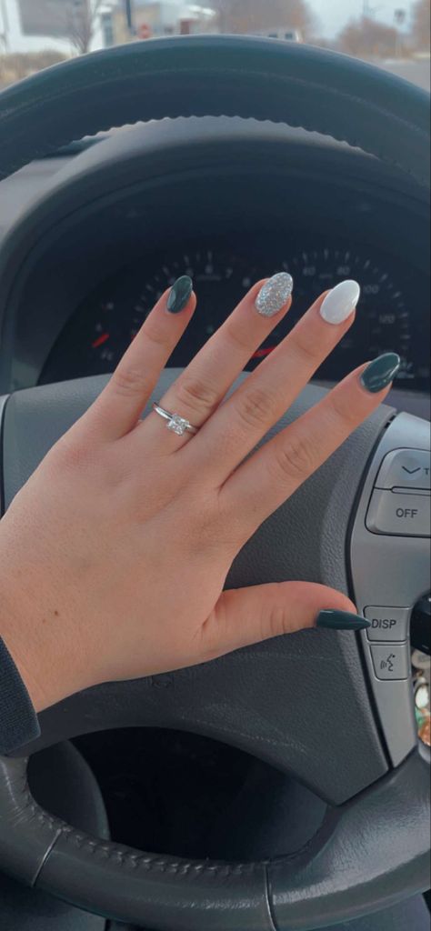 Cute Nails For Winter Simple Classy, Plain Christmas Nails Short, Christmas Nails Acrylic Almond Short Simple, Easy Nail Dip Ideas, Christmas Color Nails Acrylic, December Nail Ideas Dip Powder, Simple Christmas Nails￼, Almond Shaped Nails Ideas, Short Acrylic Nails Rounded