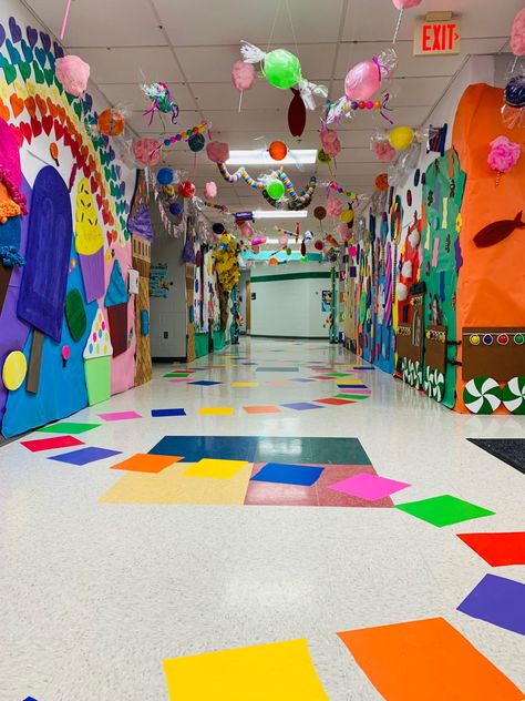 Scholastic book fair hallway decorations School Assembly Decorations, Candyland Theme Pep Rally, Neon Hallway Ideas School, School Events Decoration Ideas, Decorated Hallways School, Summer Hallway Decorations, School Hallway Themes Ideas, Candyland Themed Hallway, Hoco Hallway Ideas